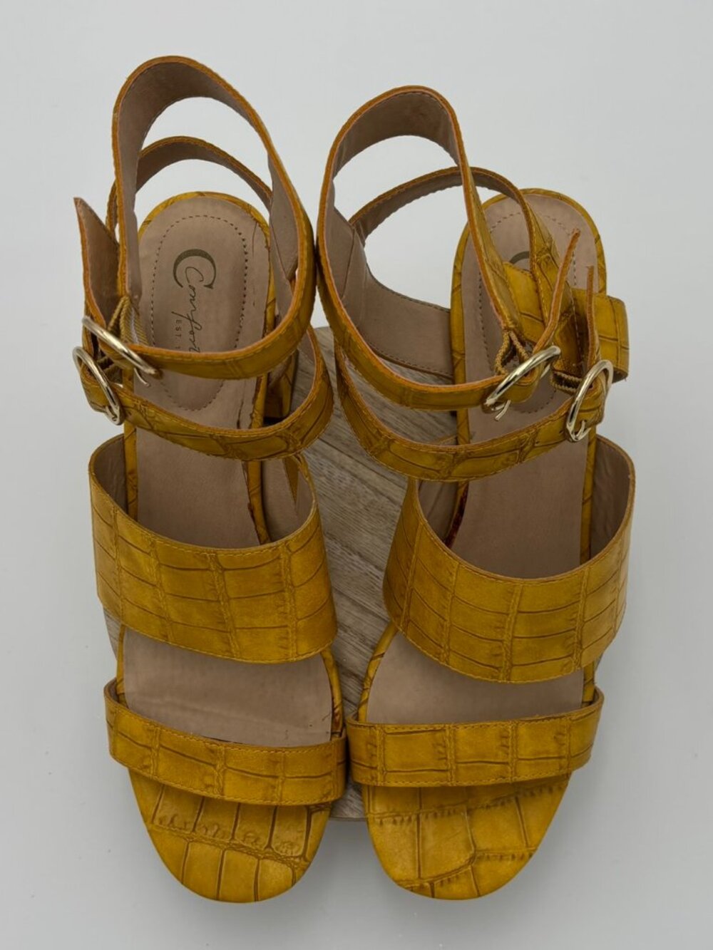 Comfort Choice Mustard Yellow Croc Embossed Double Strap Block Heels Sandals 9